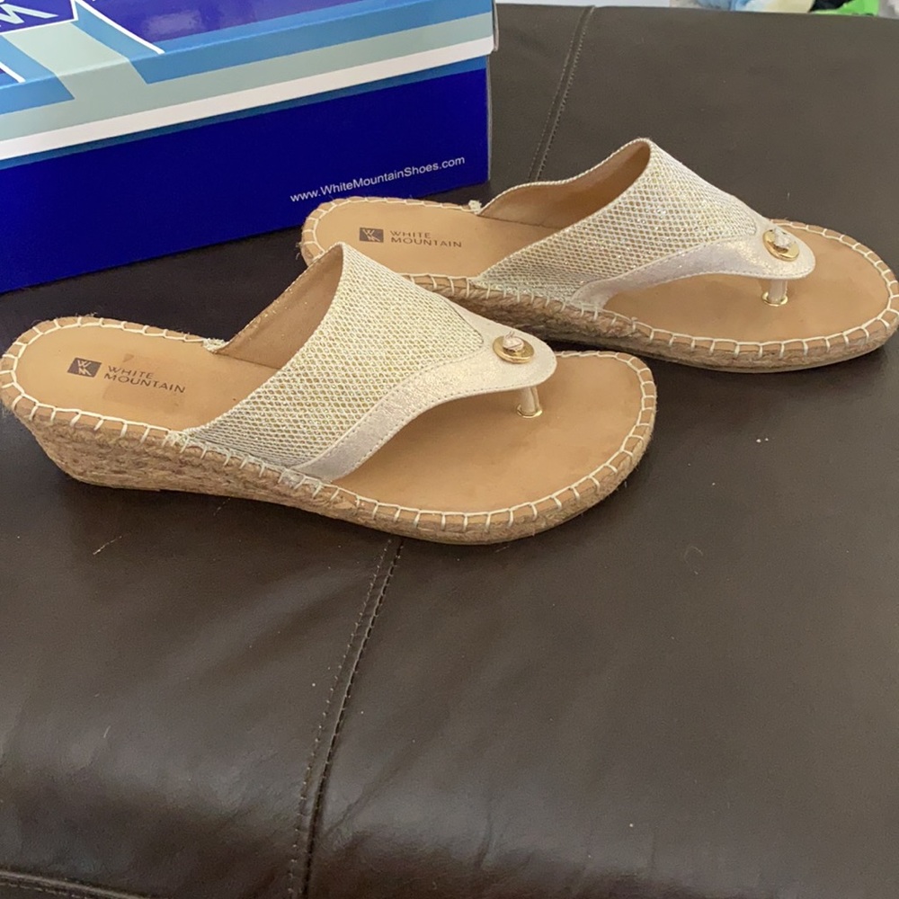 White Mountain Sandals - Picture 4 of 6